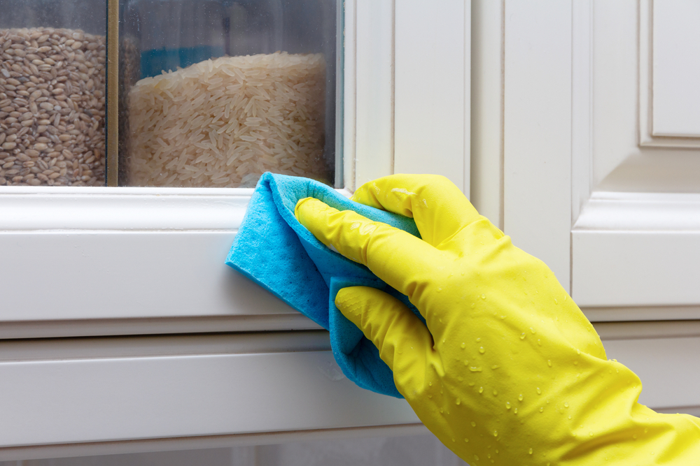 How to clean sticky grease off kitchen cabinets UK