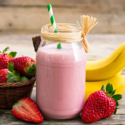 Strawberry and Banana Smoothie with yogurt